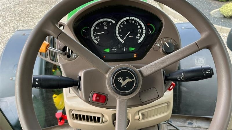 Tracteur agricole John Deere 6930 AutoPower med frontlift og front PTO: photos 12 Tracteur agricole John Deere 6930 AutoPower med frontlift og front PTO: photos 12