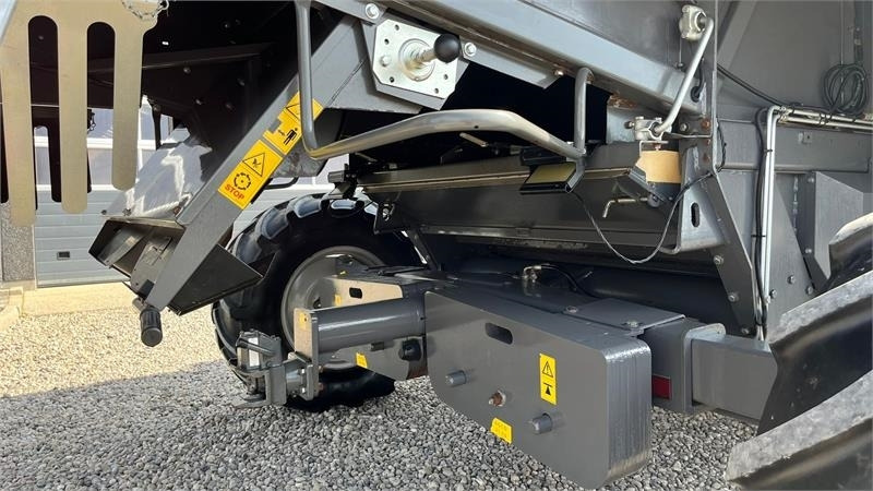 Massey Ferguson 7370 BETA. Gårdmaskine med kun 1080 motortimer. Me - Moissonneuse-batteuse: photos 5 Massey Ferguson 7370 BETA. Gårdmaskine med kun 1080 motortimer. Me - Moissonneuse-batteuse: photos 5