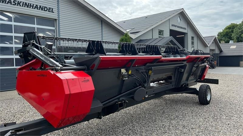 Massey Ferguson 7370 BETA. Gårdmaskine med kun 1080 motortimer. Me - Moissonneuse-batteuse: photos 3 Massey Ferguson 7370 BETA. Gårdmaskine med kun 1080 motortimer. Me - Moissonneuse-batteuse: photos 3
