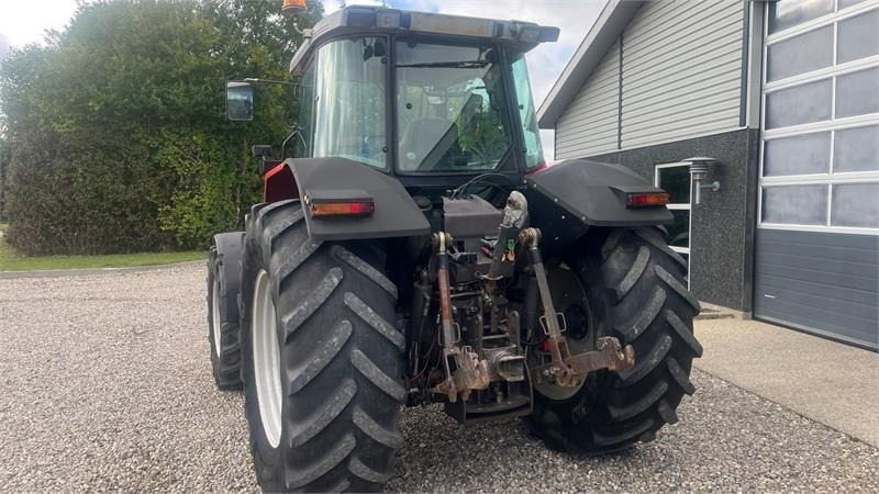 Tracteur agricole Massey Ferguson 8120 DYNA 4 Med frontlift: photos 12 Tracteur agricole Massey Ferguson 8120 DYNA 4 Med frontlift: photos 12