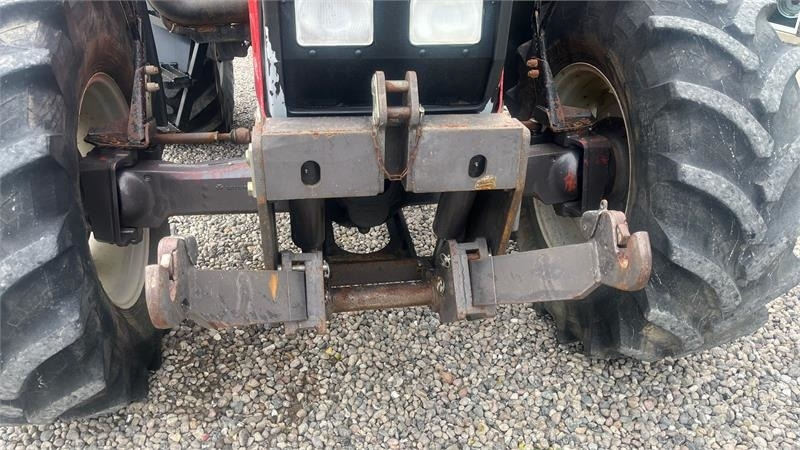 Massey Ferguson 8120 DYNA 4 Med frontlift  - Tracteur agricole: photos 4 Massey Ferguson 8120 DYNA 4 Med frontlift  - Tracteur agricole: photos 4