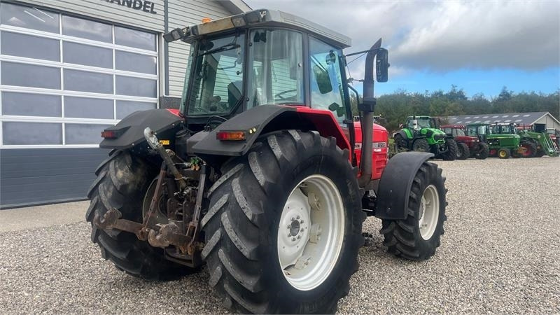 Tracteur agricole Massey Ferguson 8120 DYNA 4 Med frontlift: photos 14 Tracteur agricole Massey Ferguson 8120 DYNA 4 Med frontlift: photos 14
