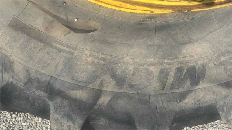 Michelin 650/85R38 Tvillinghjul med 8 låse - Pneu pour Machine agricole: photos 3 Michelin 650/85R38 Tvillinghjul med 8 låse - Pneu pour Machine agricole: photos 3