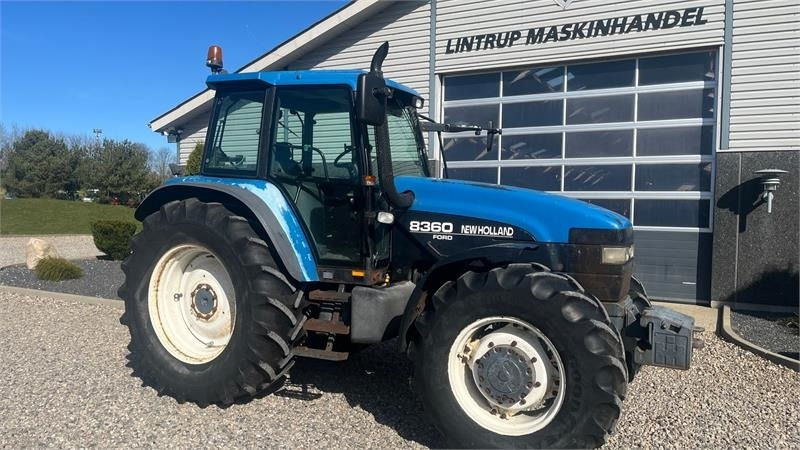 Tracteur agricole New Holland 8360 Rangecommand: photos 13