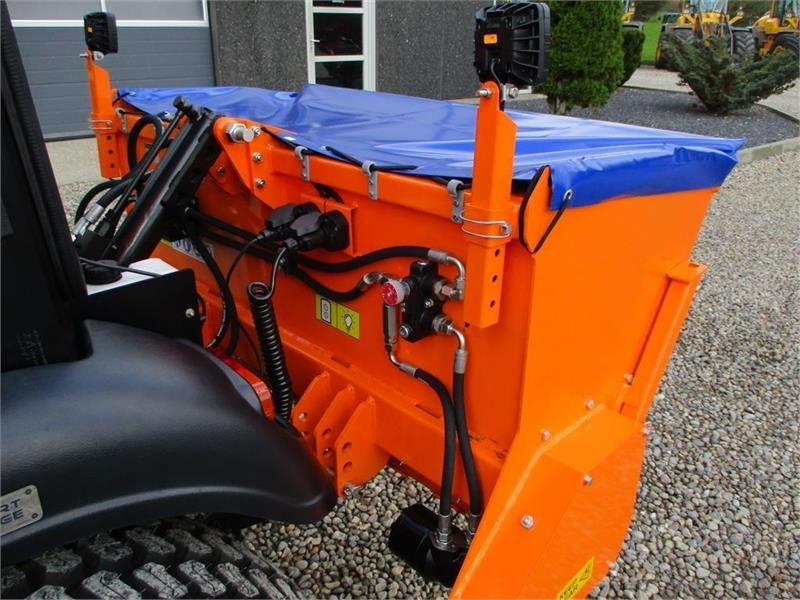 Solis 26 HST Snow Edition med frontlift, front PTO, Vari - Tracteur agricole: photos 5 Solis 26 HST Snow Edition med frontlift, front PTO, Vari - Tracteur agricole: photos 5