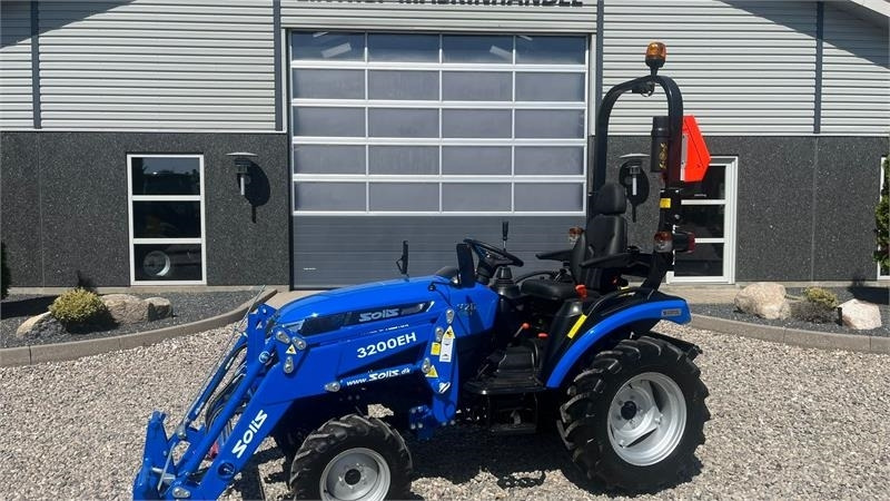 Solis H26 HST Med Frontlæsser  - Tracteur agricole: photos 1 Solis H26 HST Med Frontlæsser  - Tracteur agricole: photos 1