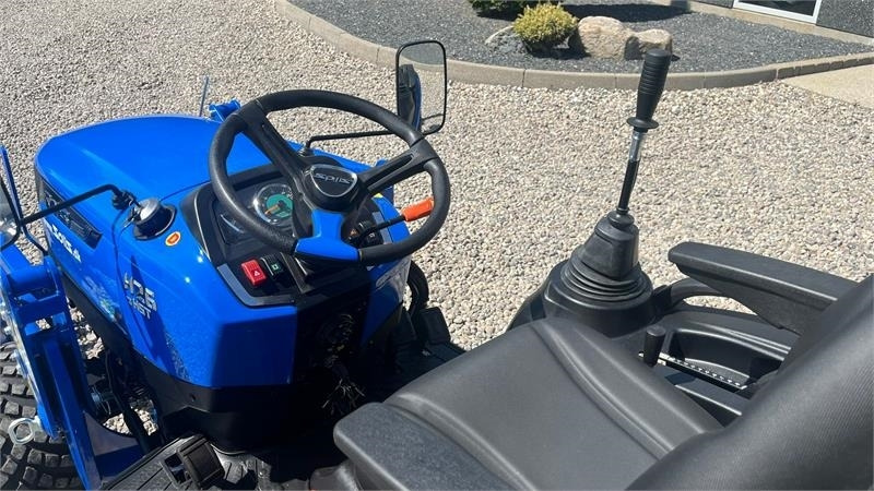 Solis H26 HST Med Frontlæsser og GardenPro dæk - Tracteur communal: photos 5 Solis H26 HST Med Frontlæsser og GardenPro dæk - Tracteur communal: photos 5