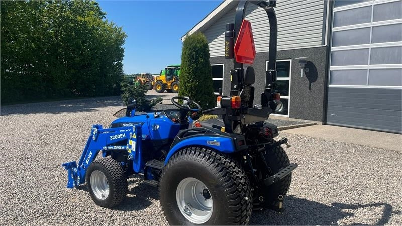 Solis H26 HST Turfdæk og Frontlæsser - Tracteur communal: photos 3 Solis H26 HST Turfdæk og Frontlæsser - Tracteur communal: photos 3