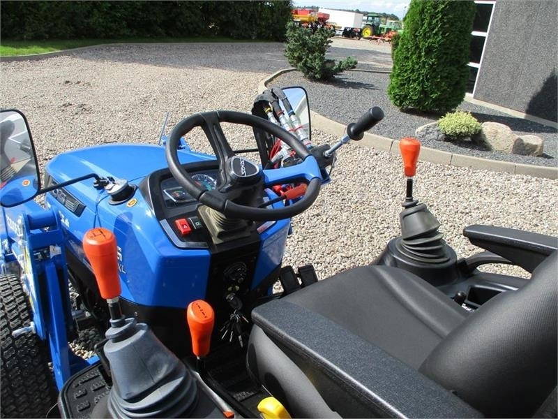 Solis S26 Shuttle XL 9+9 med turfhjul og frontlæsser  - Tracteur agricole: photos 5 Solis S26 Shuttle XL 9+9 med turfhjul og frontlæsser  - Tracteur agricole: photos 5