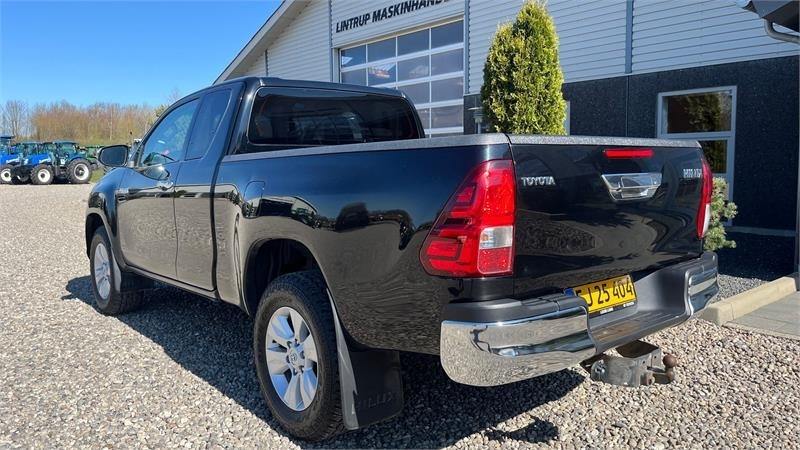 Toyota Hilux 4WD Pick-up med træk til 3200 kg. Meget velh - Accessoire de matériels de récolte: photos 2 Toyota Hilux 4WD Pick-up med træk til 3200 kg. Meget velh - Accessoire de matériels de récolte: photos 2