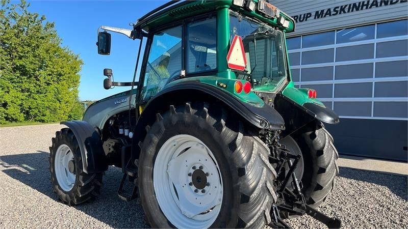 Valtra T130 med 3.5ton frontlift - Tracteur agricole: photos 5 Valtra T130 med 3.5ton frontlift - Tracteur agricole: photos 5
