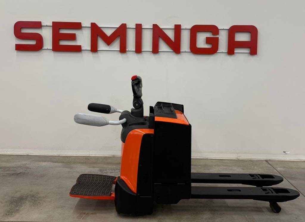 Toyota 11087 - LPE200 - Chariot élévateur électrique: photos 2 Toyota 11087 - LPE200 - Chariot élévateur électrique: photos 2