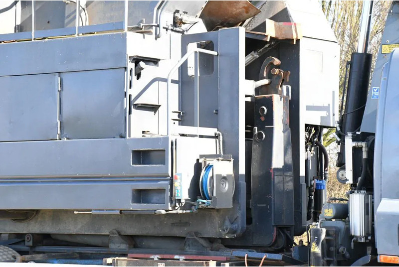 Crédit-bail de DAF CF75/310 FAN !!KRAAN/HAAK!!PERSCONTAINER!!HIGH PRESURRE CLEANING!!HOGEDRUK REINIGING!!HOCH DRUCK WASHEN SYSTEM!!REINIGING!GEJO B DAF CF75/310 FAN !!KRAAN/HAAK!!PERSCONTAINER!!HIGH PRESURRE CLEANING!!HOGEDRUK REINIGING!!HOCH DRUCK WASHEN SYSTEM!!REINIGING!GEJO B: photos 9