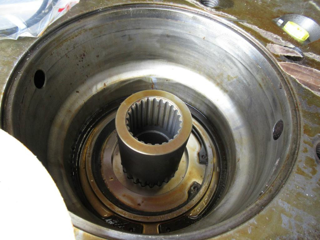 Bomag 05901806R - 05901319R - Moteur de translation pour Engins de chantier: photos 2 Bomag 05901806R - 05901319R - Moteur de translation pour Engins de chantier: photos 2