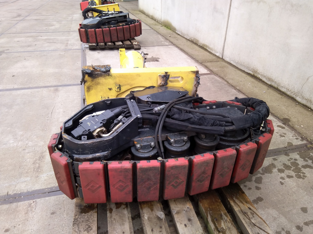 Bomag BM1000-35 - - Pièces de train de roulement pour Engins de chantier: photos 2 Bomag BM1000-35 - - Pièces de train de roulement pour Engins de chantier: photos 2
