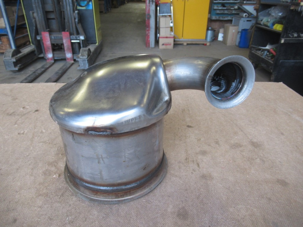 Case 47621551 - - Catalyseur pour Engins de chantier: photos 2 Case 47621551 - - Catalyseur pour Engins de chantier: photos 2