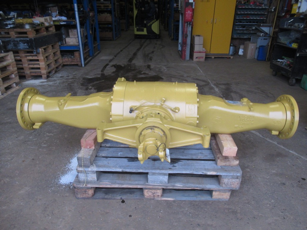 Caterpillar 1267845 - Essieu arrière pour Engins de chantier: photos 1 Caterpillar 1267845 - Essieu arrière pour Engins de chantier: photos 1