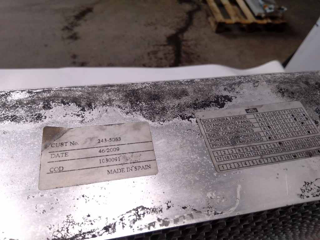 Caterpillar 2435063 - Intercooler pour Engins de chantier: photos 5 Caterpillar 2435063 - Intercooler pour Engins de chantier: photos 5