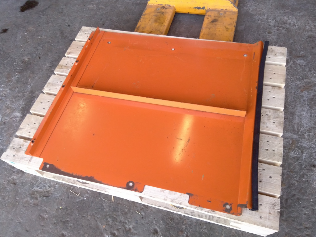 Hitachi EX215 - - Portière et pièces pour Engins de chantier: photos 1 Hitachi EX215 - - Portière et pièces pour Engins de chantier: photos 1