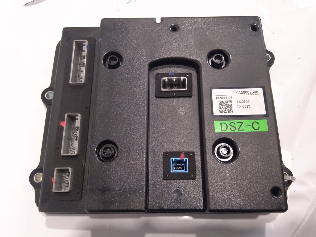 Hitachi YA00002098 - Bloc de gestion pour Engins de chantier: photos 1 Hitachi YA00002098 - Bloc de gestion pour Engins de chantier: photos 1