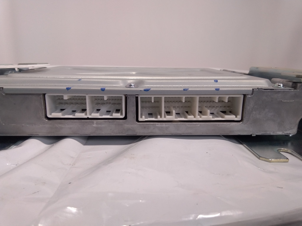 Hitachi YA60001380 - Bloc de gestion pour Engins de chantier: photos 2 Hitachi YA60001380 - Bloc de gestion pour Engins de chantier: photos 2