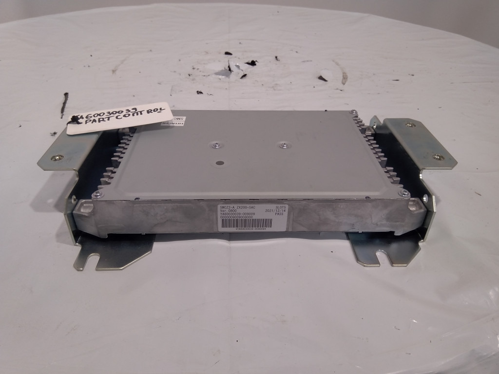 Hitachi YA60030039 - Bloc de gestion pour Engins de chantier: photos 1 Hitachi YA60030039 - Bloc de gestion pour Engins de chantier: photos 1