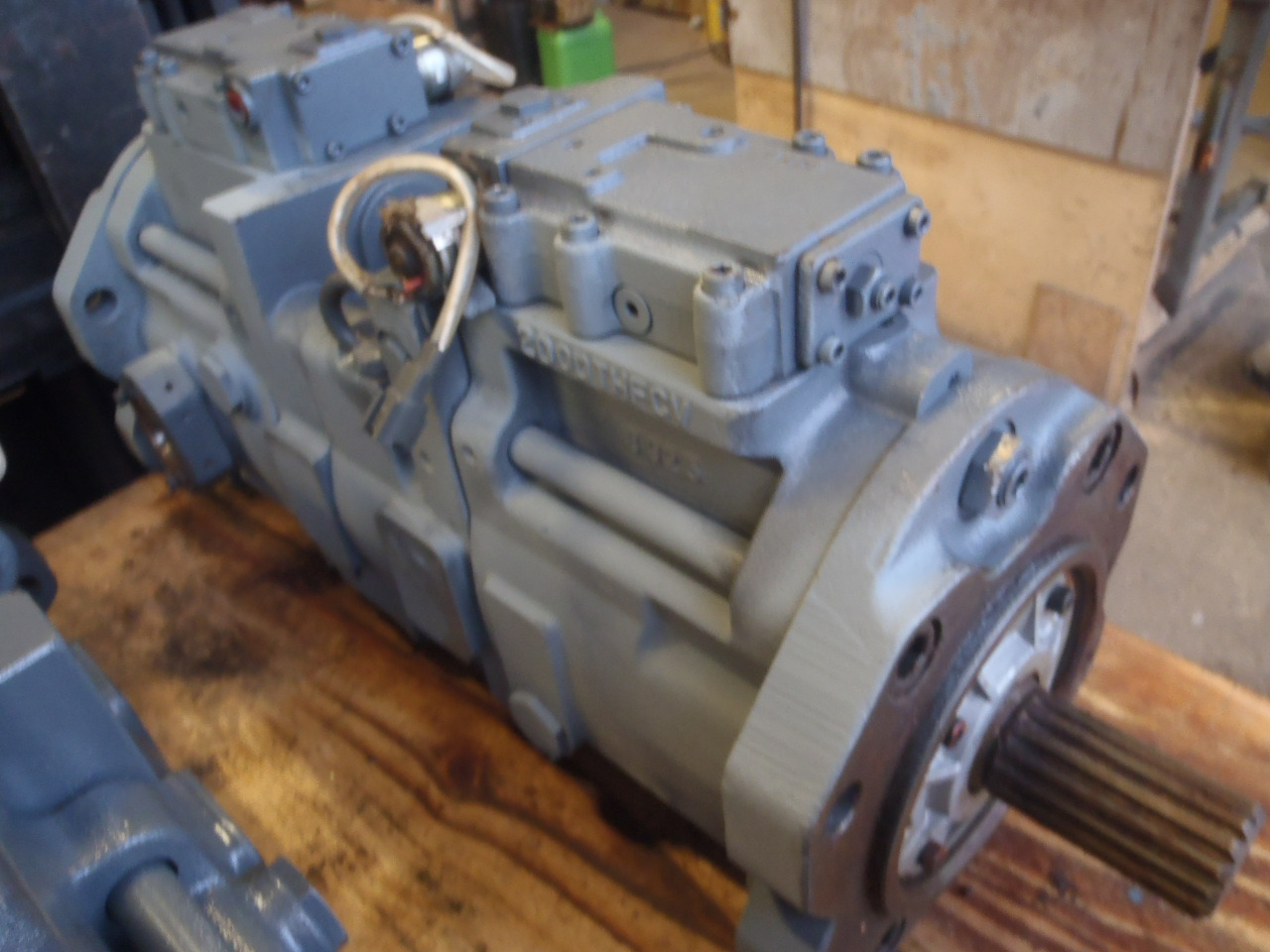 Kawasaki K3V180DTH19TR-OE11 - - Pompe hydraulique pour Engins de chantier: photos 2 Kawasaki K3V180DTH19TR-OE11 - - Pompe hydraulique pour Engins de chantier: photos 2