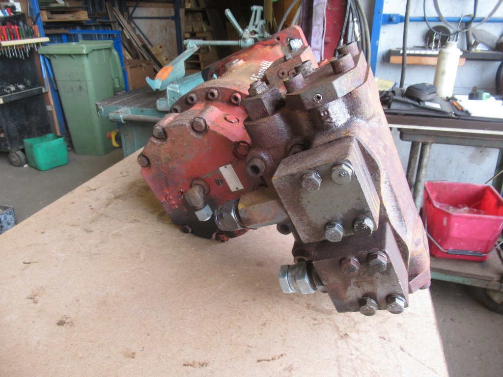 Kawasaki MB500BO-10N-05-340 - - Moteur hydraulique pour Engins de chantier: photos 3 Kawasaki MB500BO-10N-05-340 - - Moteur hydraulique pour Engins de chantier: photos 3