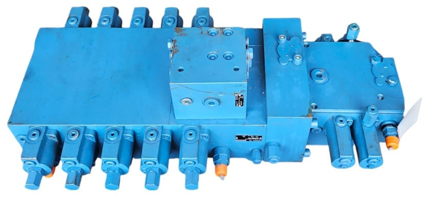 New Holland 71436369 - M7-1178-00(01)/7M7-22X - Valve hydraulique pour Engins de chantier: photos 1 New Holland 71436369 - M7-1178-00(01)/7M7-22X - Valve hydraulique pour Engins de chantier: photos 1