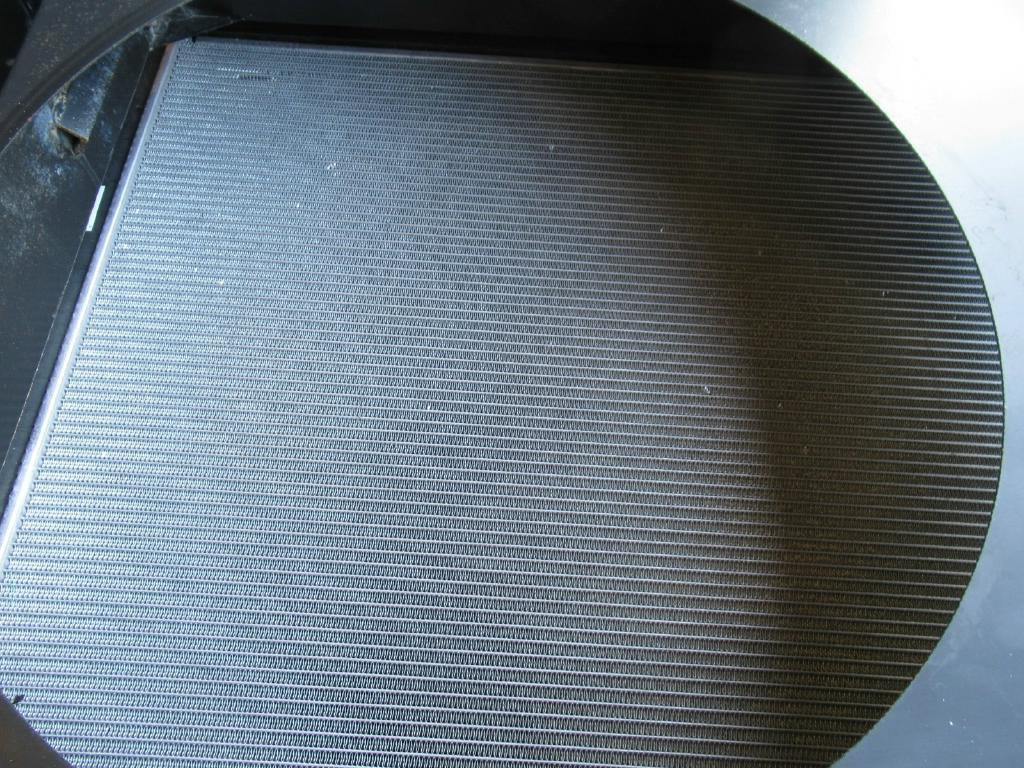 New Holland YN05P00034S001 - Radiateur pour Engins de chantier: photos 5 New Holland YN05P00034S001 - Radiateur pour Engins de chantier: photos 5