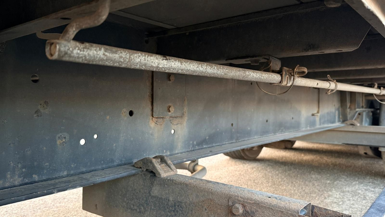 Kögel S24-1 C3V - Semi-remorque rideaux coulissants: photos 5 Kögel S24-1 C3V - Semi-remorque rideaux coulissants: photos 5