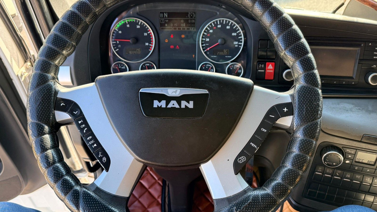 MAN TGX 24.480 - Camion à rideaux coulissants: photos 5 MAN TGX 24.480 - Camion à rideaux coulissants: photos 5