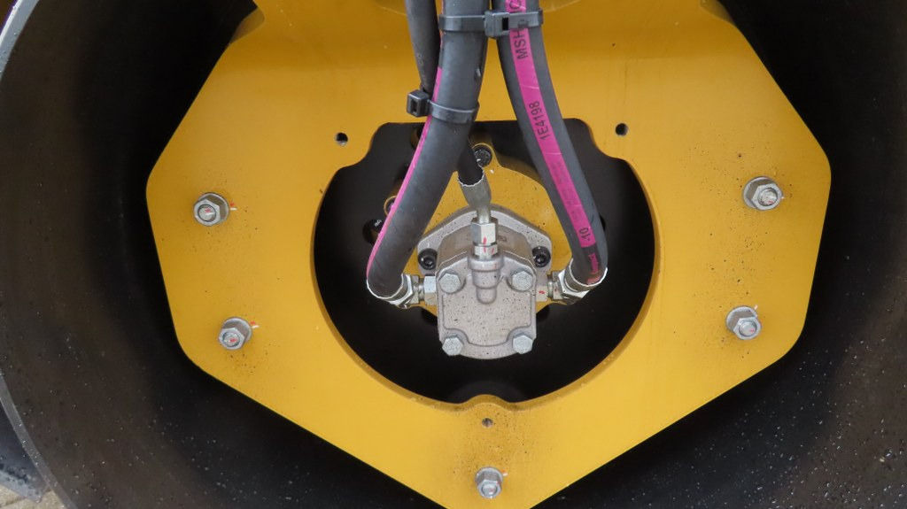 Rouleau compresseur Caterpillar CB 2.5 GC: photos 12