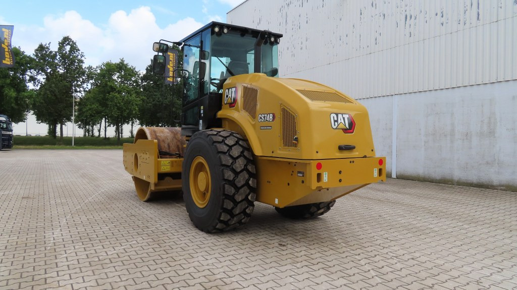 Caterpillar CS 74 B - Compacteur à pieds de mouton/ Monocylindre: photos 4 Caterpillar CS 74 B - Compacteur à pieds de mouton/ Monocylindre: photos 4