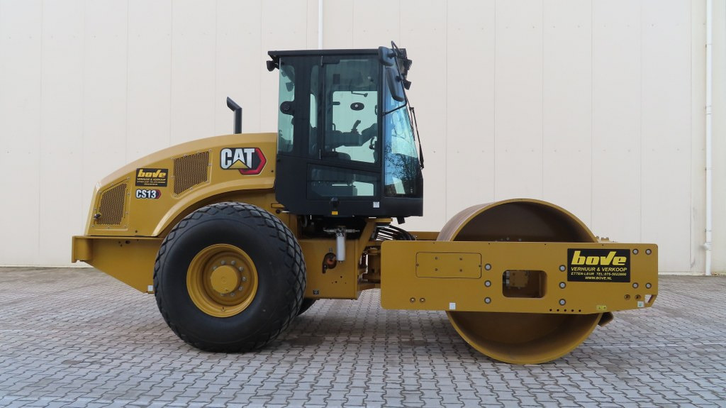 Caterpillar CS13 - Compacteur à pieds de mouton/ Monocylindre: photos 1 Caterpillar CS13 - Compacteur à pieds de mouton/ Monocylindre: photos 1
