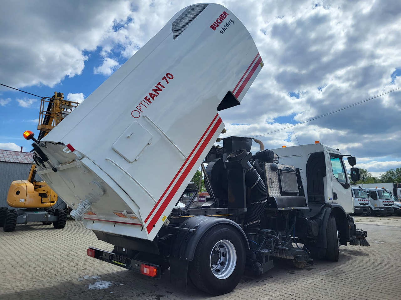Volvo FE 320 two engines - Balayeuse de voirie: photos 3 Volvo FE 320 two engines - Balayeuse de voirie: photos 3