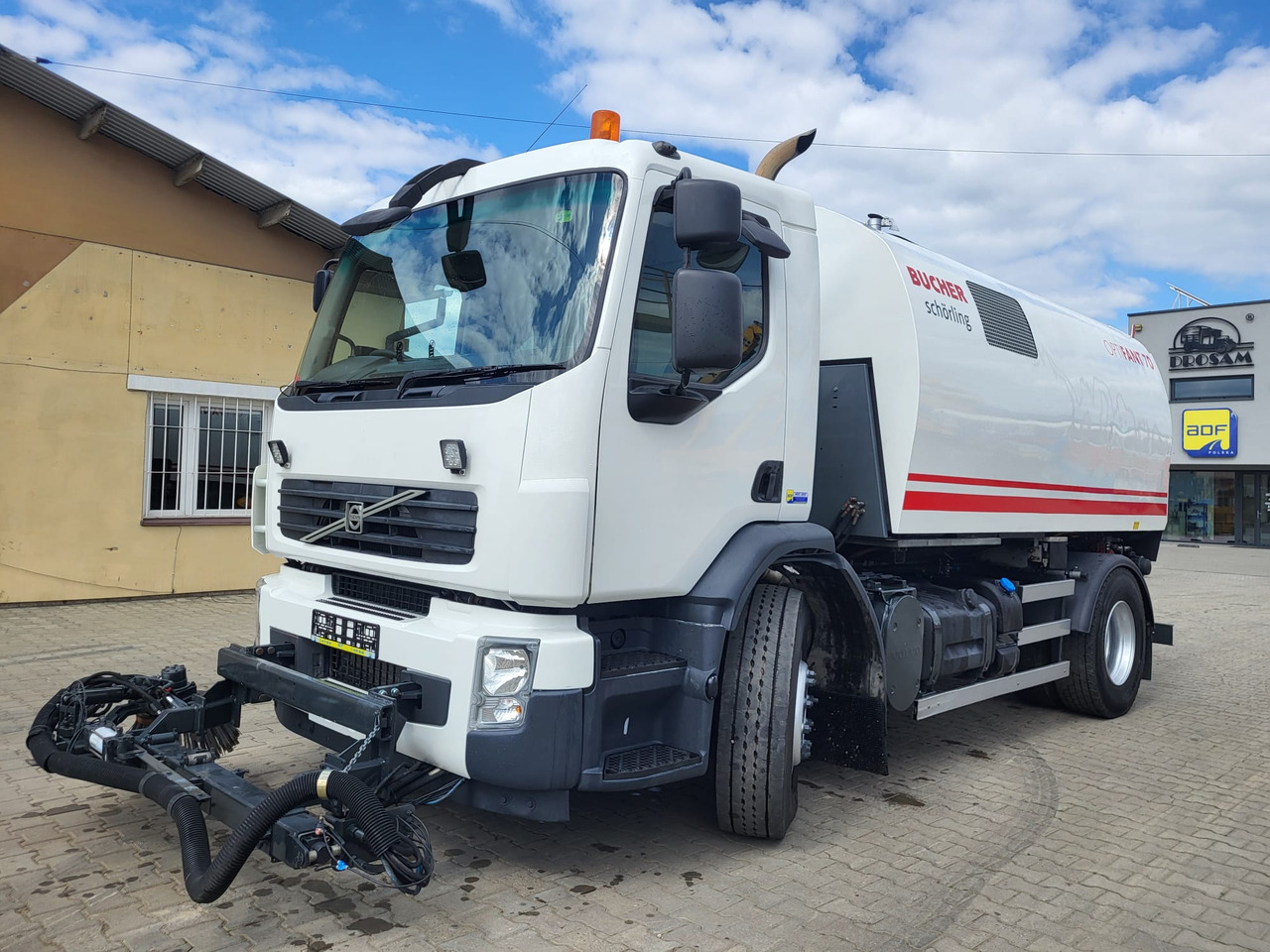 Volvo FE 320 two engines - Balayeuse de voirie: photos 1 Volvo FE 320 two engines - Balayeuse de voirie: photos 1