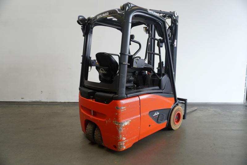 Linde E 14 EVO 386-02 - Chariot élévateur électrique: photos 2 Linde E 14 EVO 386-02 - Chariot élévateur électrique: photos 2