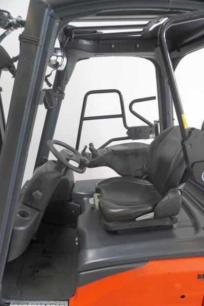 Linde E 14 EVO 386-02 - Chariot élévateur électrique: photos 3 Linde E 14 EVO 386-02 - Chariot élévateur électrique: photos 3