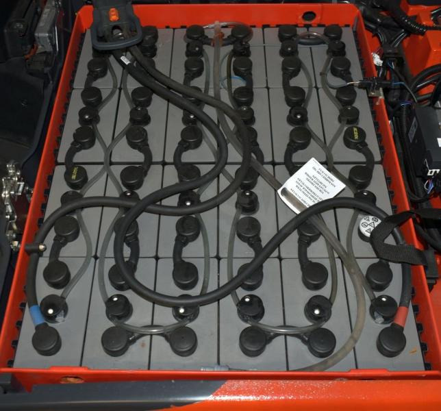 Linde E 16 P EVO 386-02 - Chariot élévateur électrique: photos 5 Linde E 16 P EVO 386-02 - Chariot élévateur électrique: photos 5