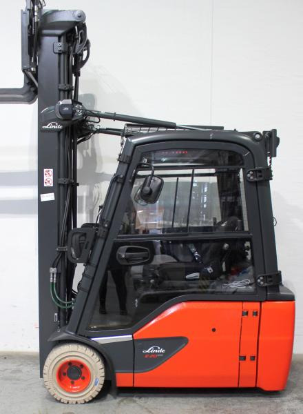 Linde E 20 L EVO 386-02 - Chariot élévateur électrique: photos 4 Linde E 20 L EVO 386-02 - Chariot élévateur électrique: photos 4