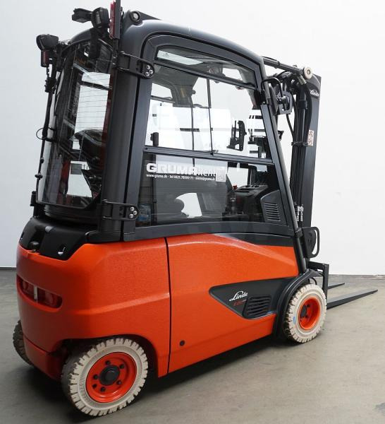 Linde E 20 PH EVO 386-02 - Chariot élévateur électrique: photos 2 Linde E 20 PH EVO 386-02 - Chariot élévateur électrique: photos 2