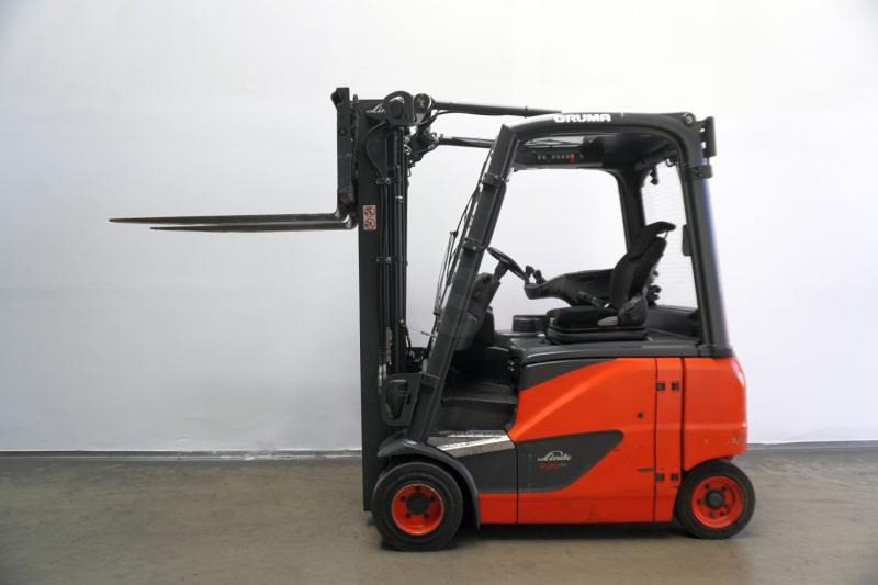 Linde E 20 PH EVO 386-02 - Chariot élévateur électrique: photos 4 Linde E 20 PH EVO 386-02 - Chariot élévateur électrique: photos 4