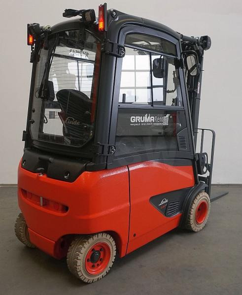 Linde E 20 PH EVO 386-02 - Chariot élévateur électrique: photos 3 Linde E 20 PH EVO 386-02 - Chariot élévateur électrique: photos 3