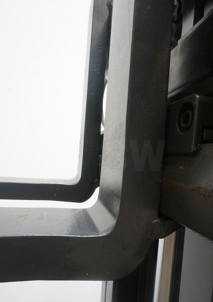 Linde E 30/600 HL 1252-01 - Chariot élévateur électrique: photos 5 Linde E 30/600 HL 1252-01 - Chariot élévateur électrique: photos 5