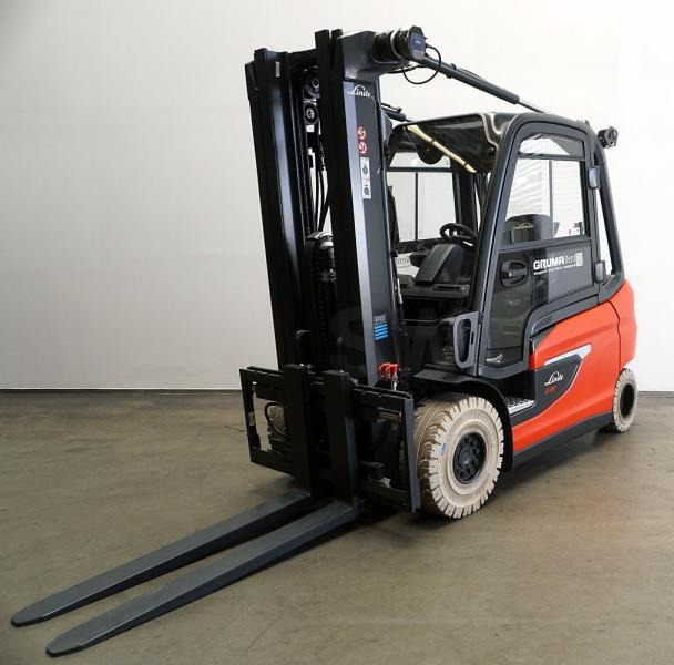 Linde E 30 L 1252 - Chariot élévateur électrique: photos 1 Linde E 30 L 1252 - Chariot élévateur électrique: photos 1