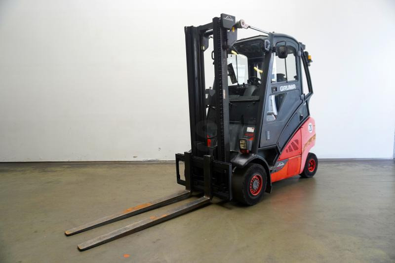 Linde H 35 T EVO 393-02 - Chariot élévateur à gaz: photos 1 Linde H 35 T EVO 393-02 - Chariot élévateur à gaz: photos 1