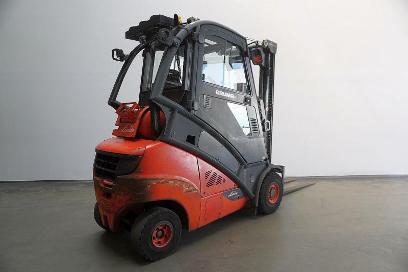 Linde H 35 T EVO 393-02 - Chariot élévateur à gaz: photos 2 Linde H 35 T EVO 393-02 - Chariot élévateur à gaz: photos 2
