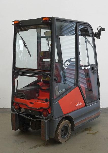 Linde P 60 Z 126 - Chariot tracteur: photos 2 Linde P 60 Z 126 - Chariot tracteur: photos 2