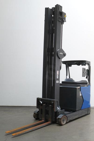 Linde R 16 HD 1120 - Chariot à mât rétractable: photos 2 Linde R 16 HD 1120 - Chariot à mât rétractable: photos 2